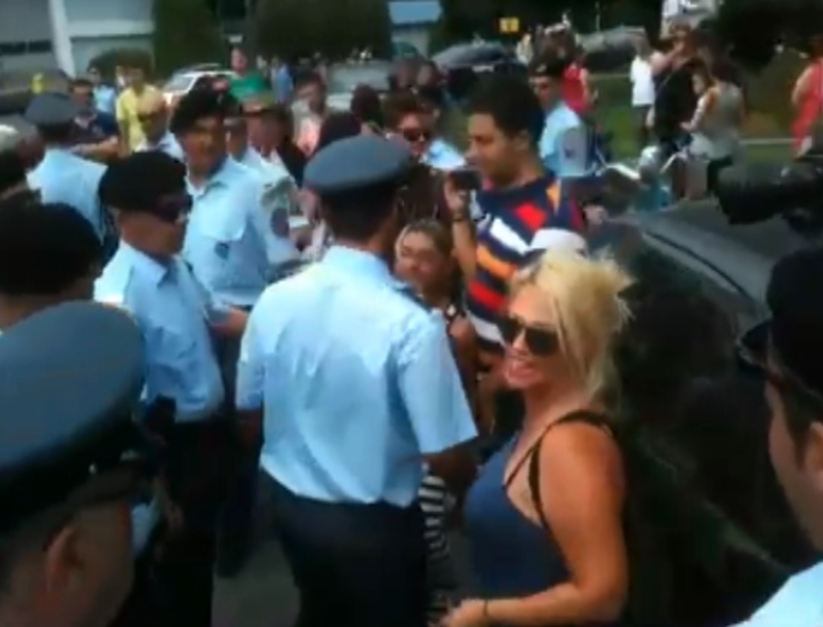 Φραστική επίθεση στον Τσίπρα