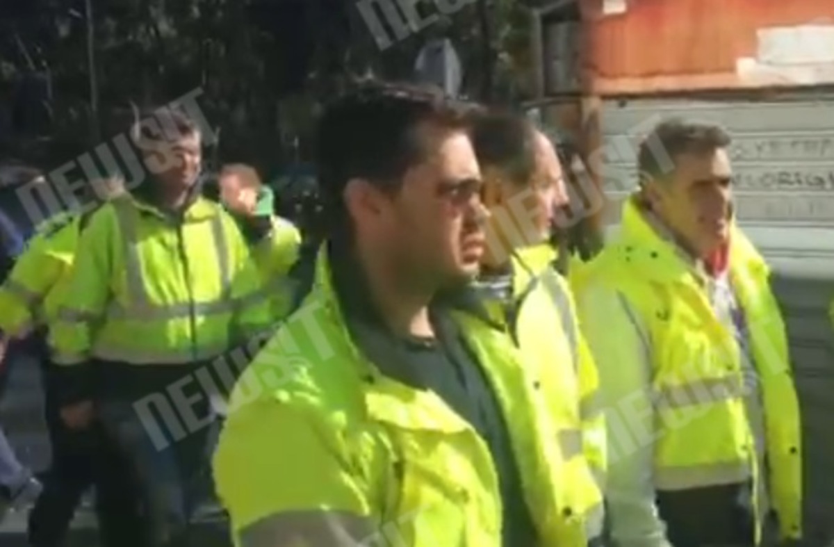 Μεταλλωρύχοι στο υπουργείο Περιβάλλοντος