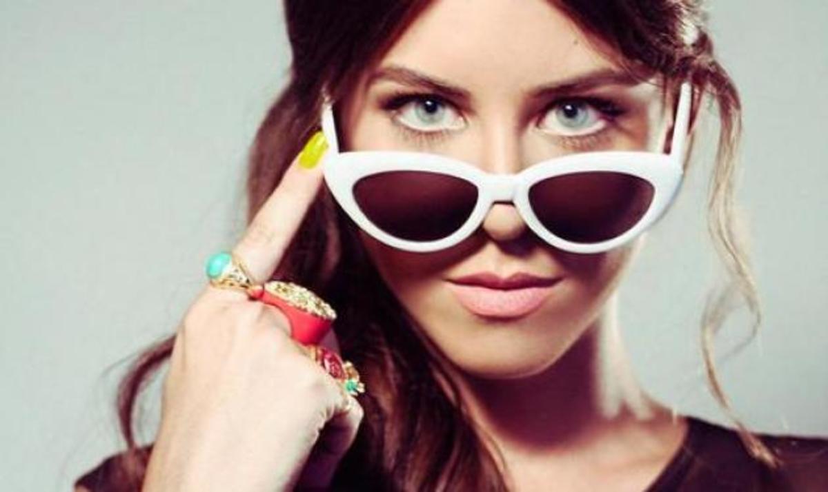 H Demy στο πλευρό του Σάκη Ρουβά στο Thalassa!