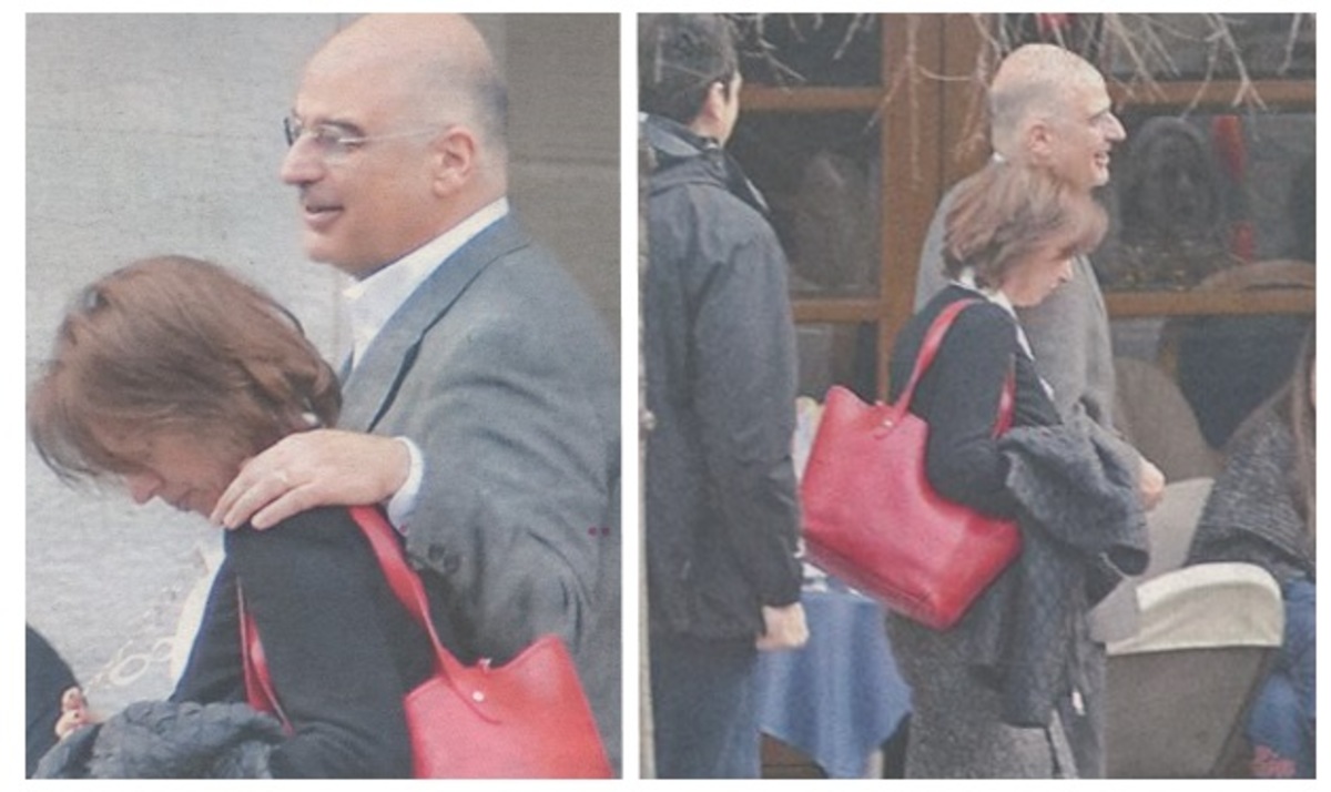 Νίκος Δένδιας! Βόλτα με τη σύζυγό του στο Κολωνάκι