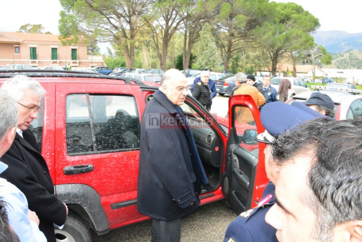 Κεφαλονιά: Η “θερμή” υποδοχή στον Νίκο Δένδια (VIDEO)