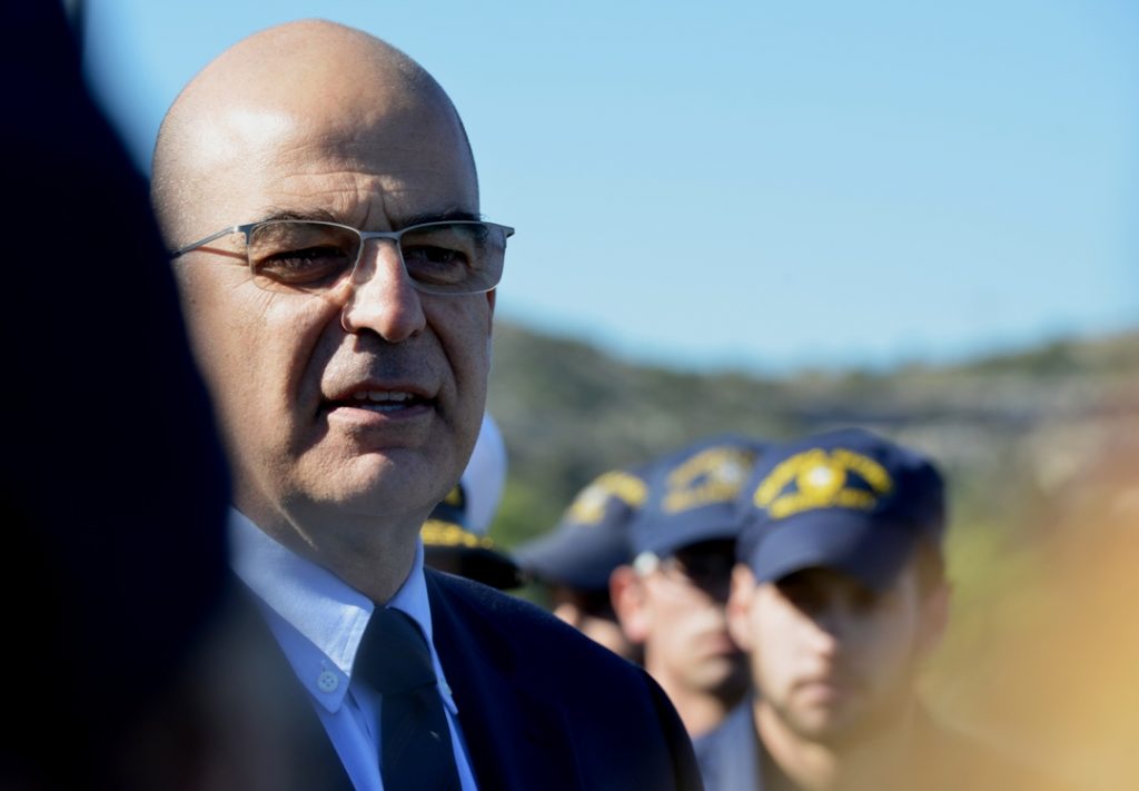 Oι τετράποδοι “φρουροί” του Νίκου Δένδια