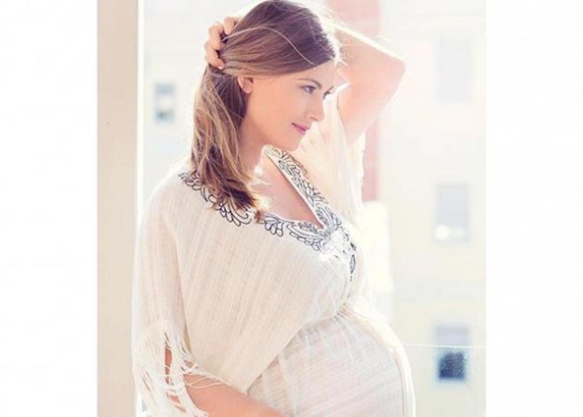 Δέσποινα Καμπούρη: Ποζάρει με την μαμά της λίγο πριν έρθει ο πελαργός, στον φακό της κόρης της Έλενας!