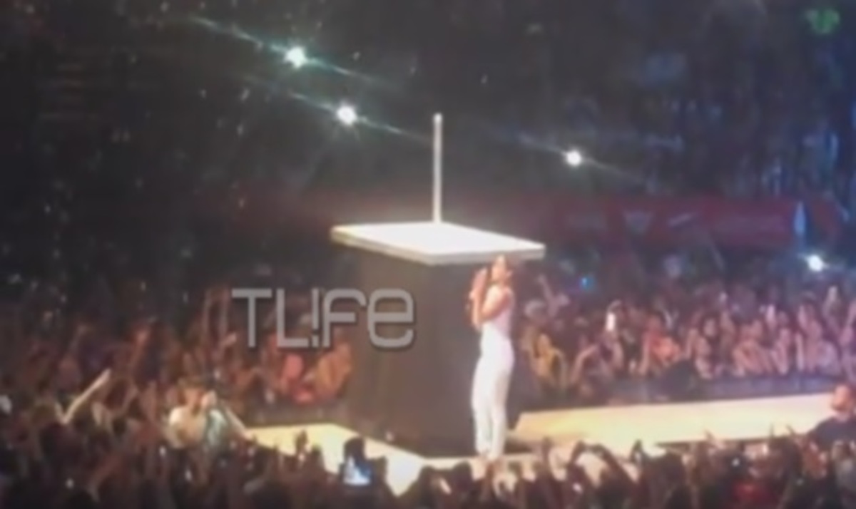 MAD VMA 2015: Τι συνέβη στη Βανδή και αναγκάστηκε να μαγνητοσκοπήσει ξανά την εμφάνισή της;