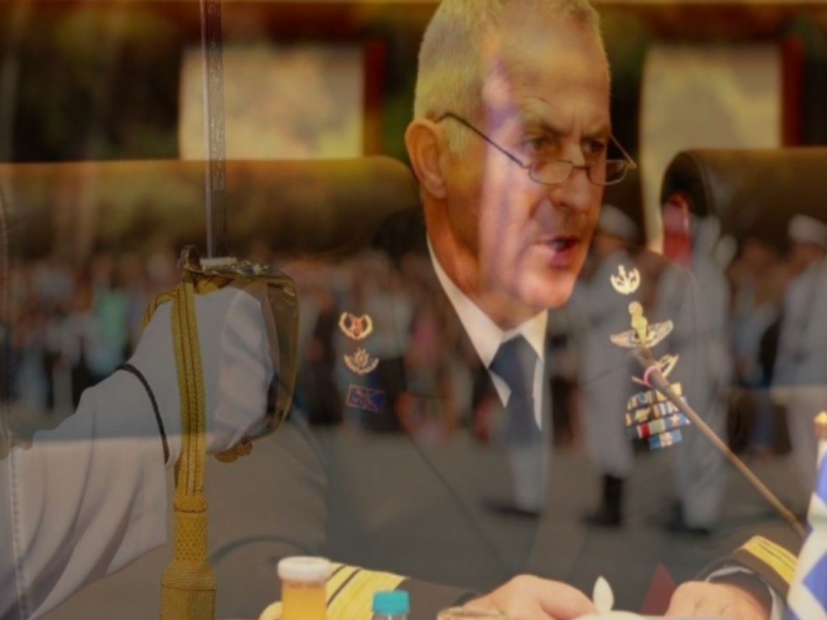 Ο Α/ΓΕΕΘΑ “ξηλώνει” τα “περιττά διακριτικά” από τις στολές στρατιωτικών!
