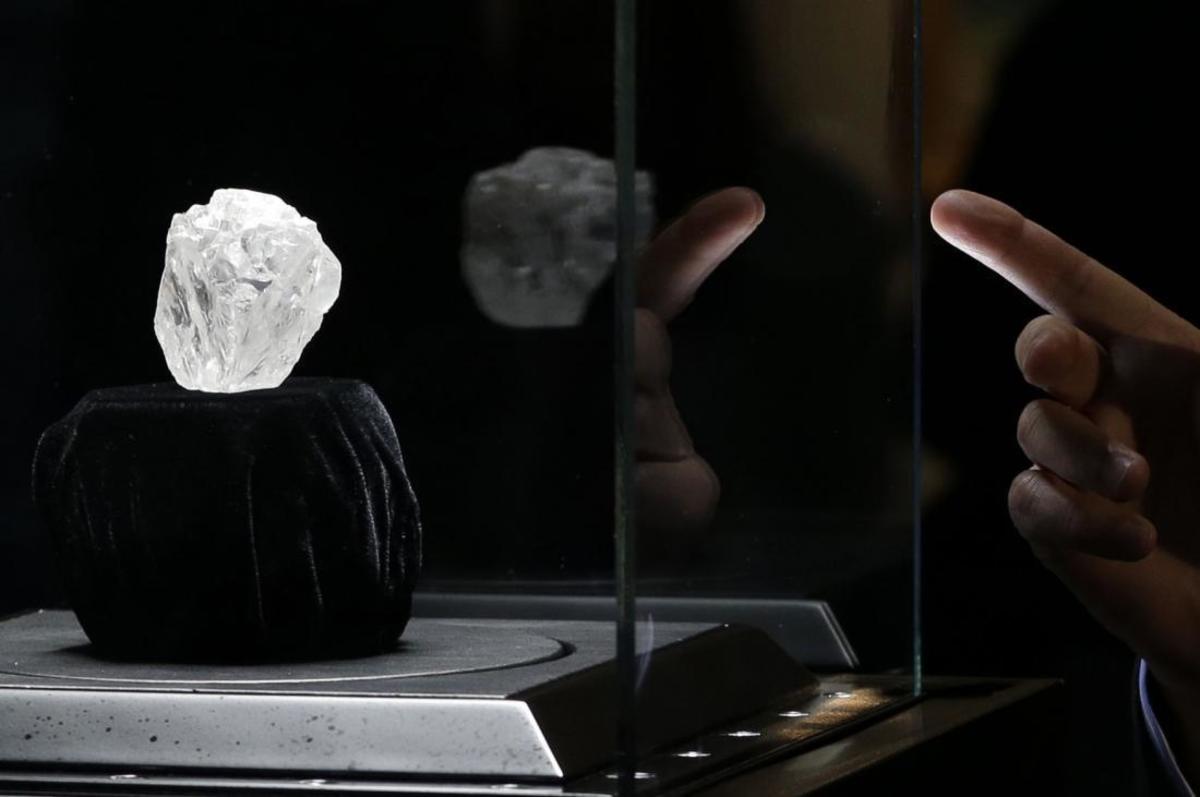 Το διαμάντι με ηλικία 3 δισεκατομμυρίων ετών πωλείται