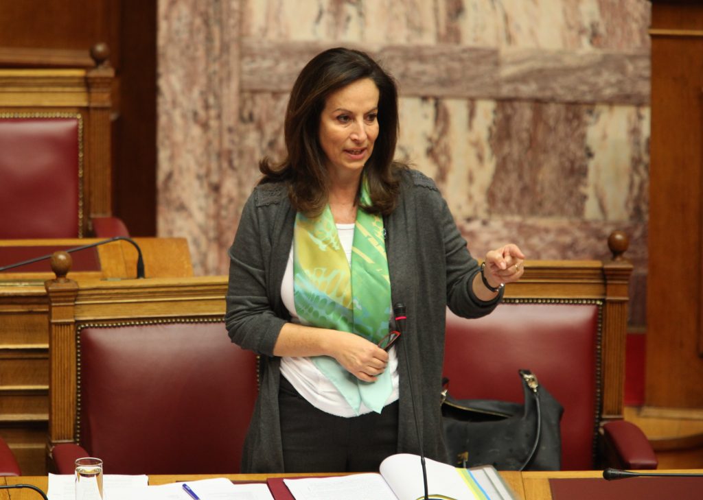 Αυστηρή προειδοποίηση Διαμαντοπούλου στα ΤΕΙ