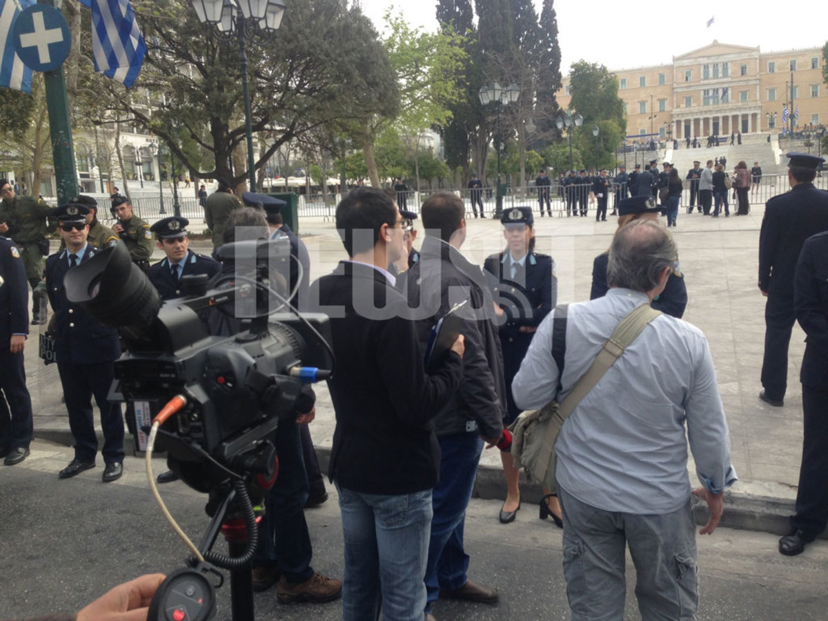 Τι έγινε ρε παιδιά; Χάθηκαν οι διαπιστεύσεις στοπ!