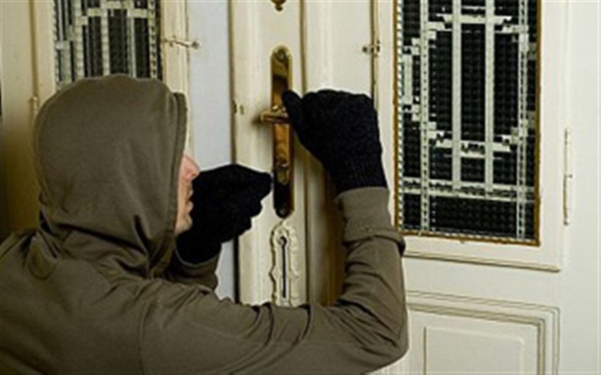 Τέσσερις εναντίον ενός σε θρασύτατη διάρρηξη στο Ηράκλειο