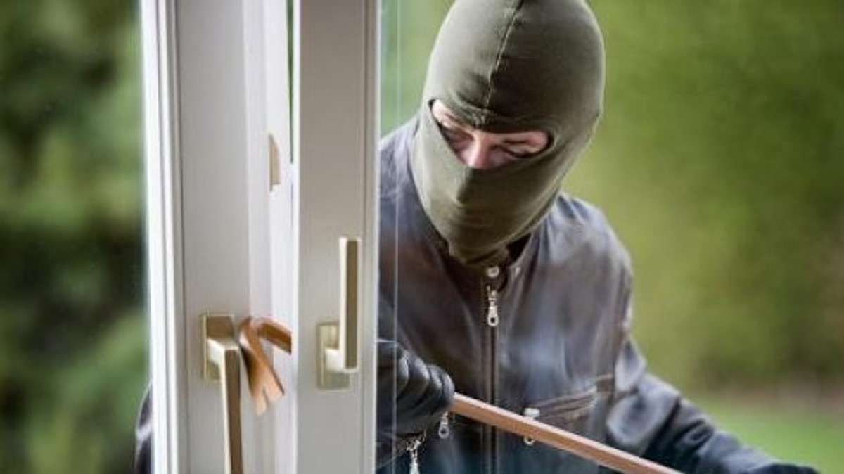 «Έσπασαν» στην ανάκριση και ομολόγησαν 40 κλοπές και διαρρήξεις (video)