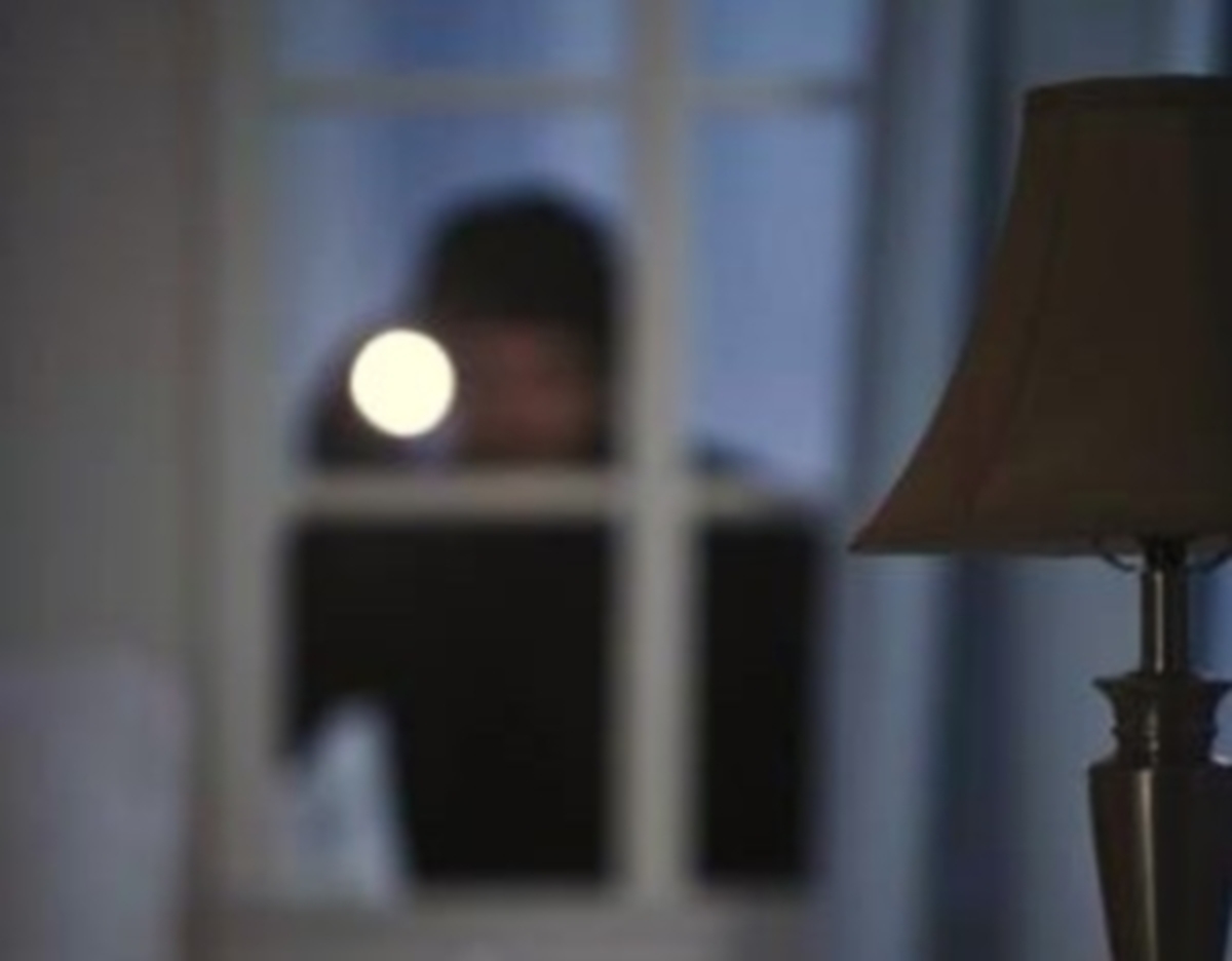 Εισβολές σε σπίτια ηλικιωμένων τη νύχτα