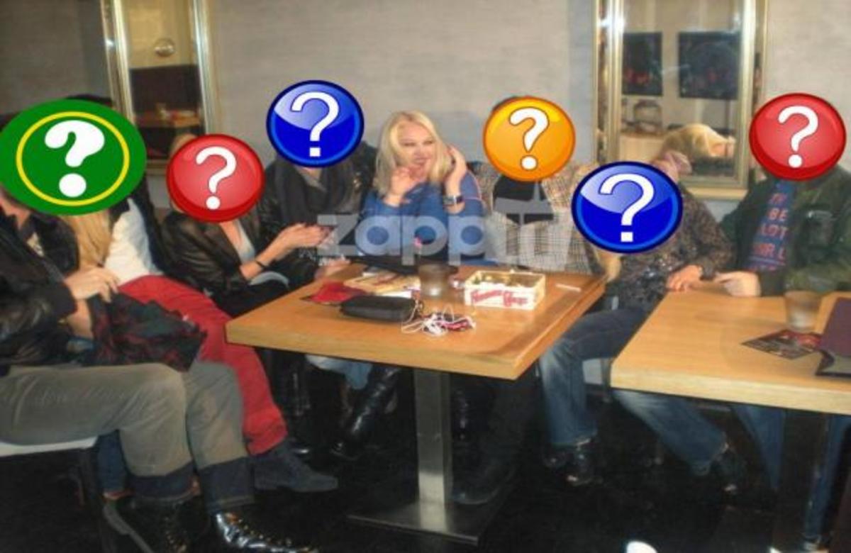 Ποιοί διάσημοι βρέθηκαν χθες στο μαγαζί της Ρούλας Κορομηλά;