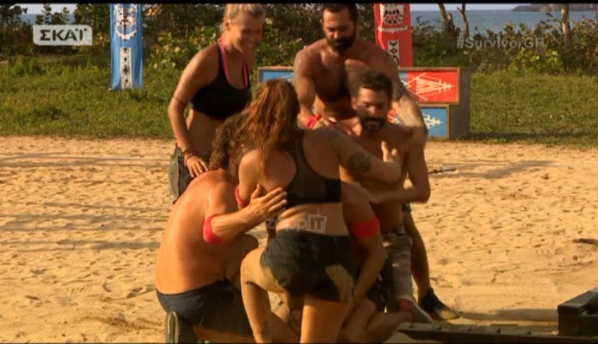 Ο Ντάνος σε έξαλλο πανηγυρισμό με την Βαλαβάνη στα χέρια του! [vid]