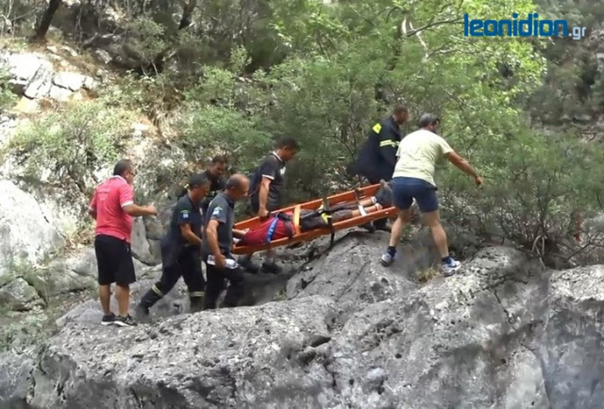 Αρκαδία: Πεζοπόρος έπεσε σε κώμα μέσα σε φαράγγι! Η αγωνιώδης διάσωση από τους πυροσβέστες (ΒΙΝΤΕΟ)