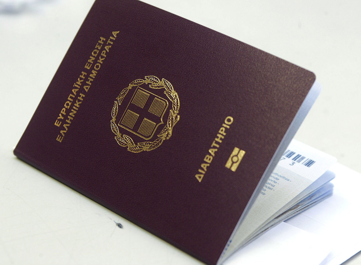 Βροχή οι αιτήσεις για διαβατήρια από… “καλές” οικογένειες βορείων και νοτίων προαστίων