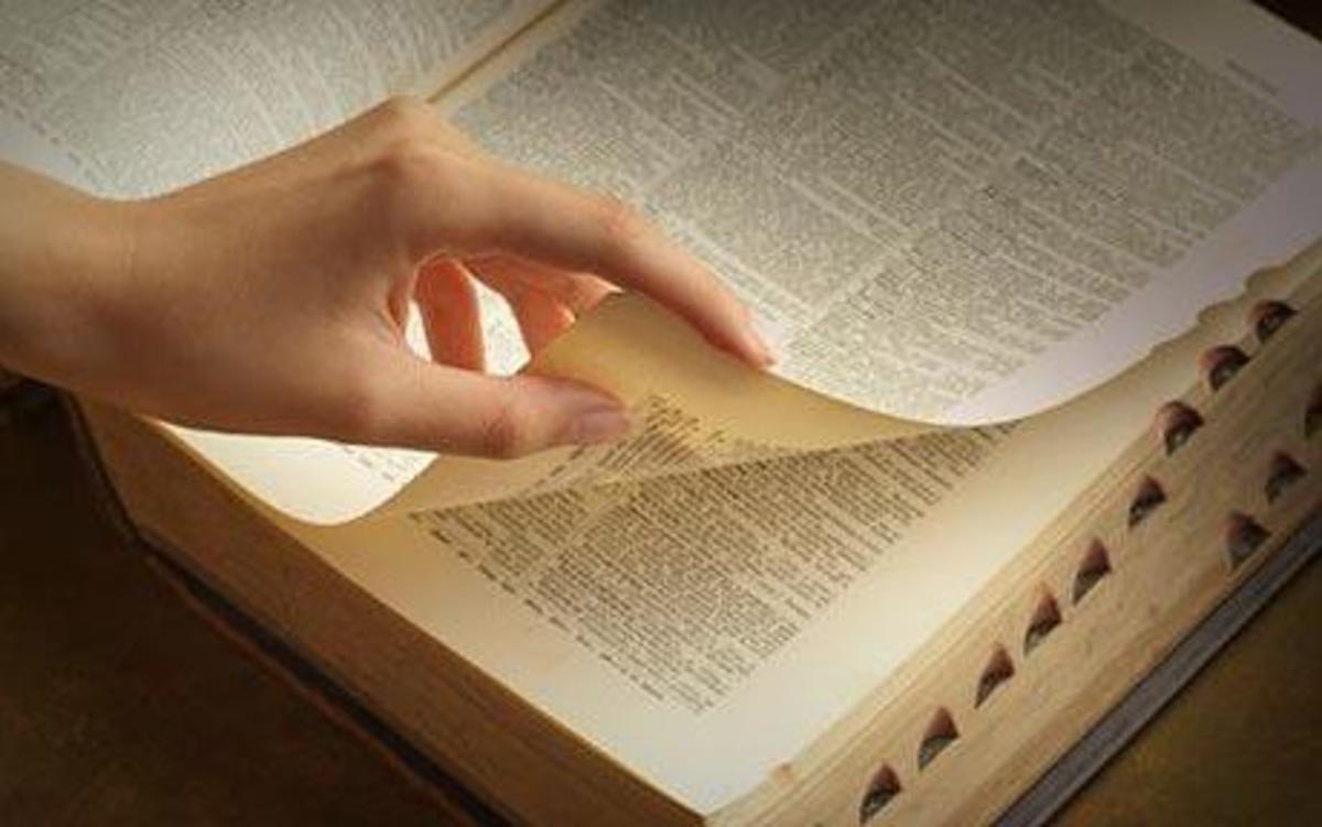Με… λεξικό πολίτες και εφοριακοί για να καταλάβουν τους φορολογικούς νόμους – Τα νομοσχέδια συντάχθηκαν στα αγγλικά και έγινε κακή μετάφραση!