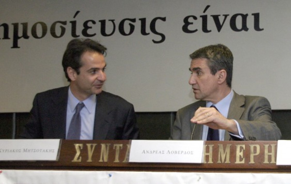 Ισοπαλία Μητσοτάκη – Λοβέρδου – Απλά μετέφεραν την κόντρα για τον Ιούλιο