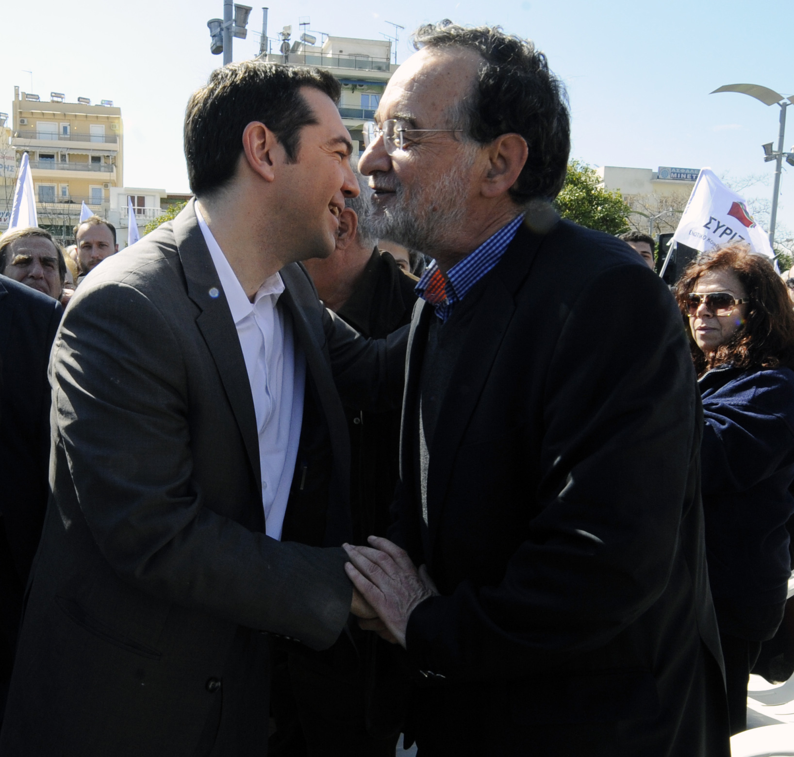 Άγριες φωτιές ανάβει στον ΣΥΡΙΖΑ η κρίση στην Κύπρο – Ξανά το δίλημμα του νομίσματος