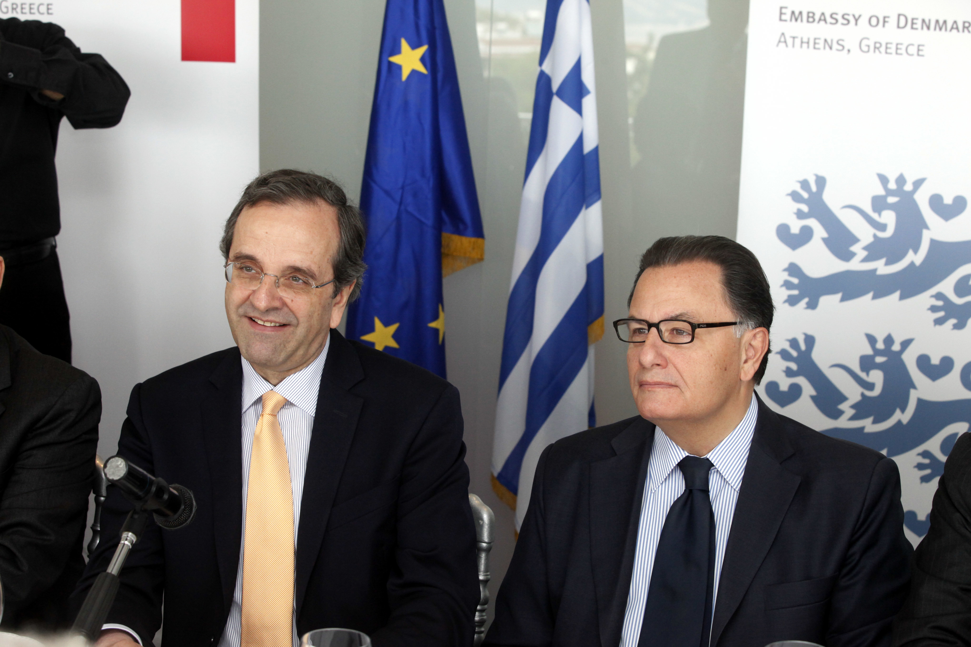 Σαμαράς-Παναγιωτόπουλος τα είπαν για τη μείωση του 12% – Τι απέφυγε να πει ο ΥΕΘΑ