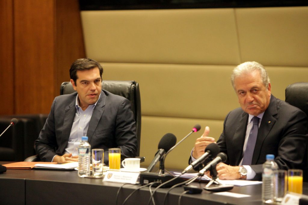 Δύο βουλευτές του ΣΥΡΙΖΑ κατά Αβραμόπουλου για Πρόεδρο της Δημοκρατίας
