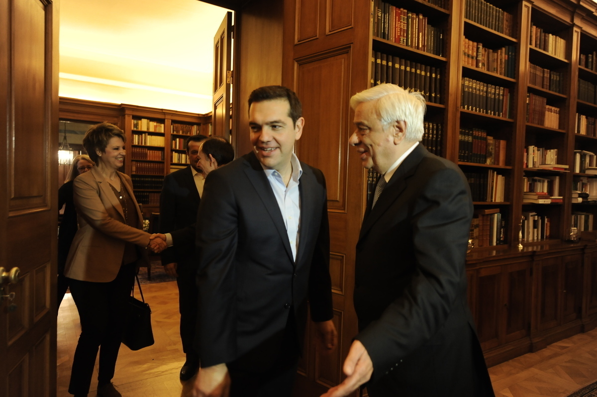 Ενημέρωσε τον Πρόεδρο της Δημοκρατίας ο Αλέξης Τσίπρας – Έκτακτο υπουργικό συμβούλιο το πρωί