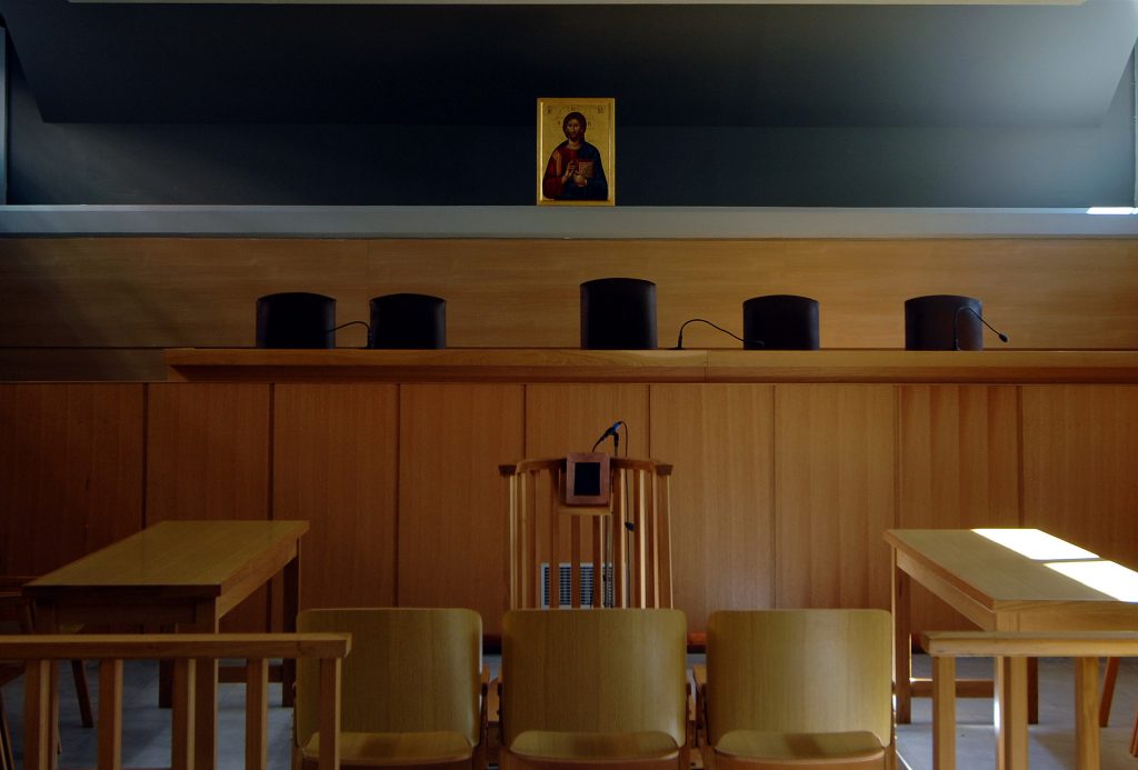 Χωρίς δικηγόρους Δευτέρα και Τρίτη