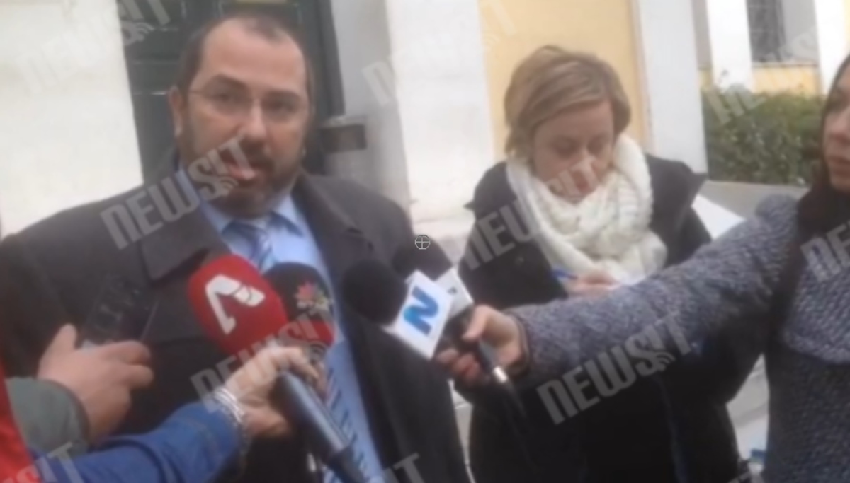 Δικηγόρος Ρουμάνου για Κουμανταρέα