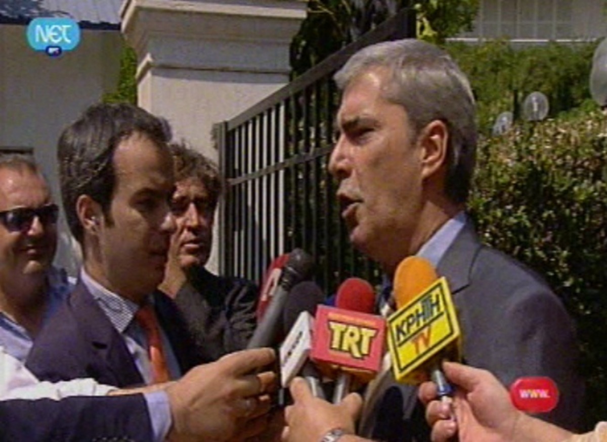 Δηλώσεις για παραίτηση Νικολόπουλου