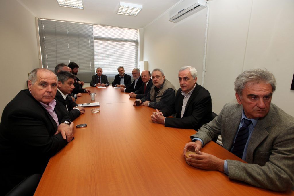 Η ΔΗΜΑΡ έδειξε την έξοδο σε Βουδούρη και Μουτσινά – Αυστηρή προειδοποίηση Κουβέλη