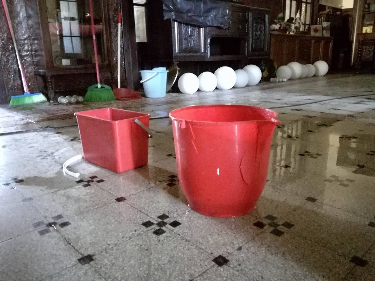 Γιάννενα: Έσπασαν από τον παγετό οι σωλήνες ύδρευσης στο δημαρχείο! [pics]
