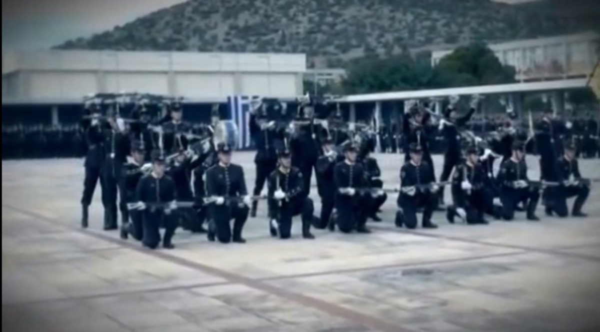 Σχολή Ευελπίδων – Η διμοιρία επιδείξεων του 2013 σε βίντεο