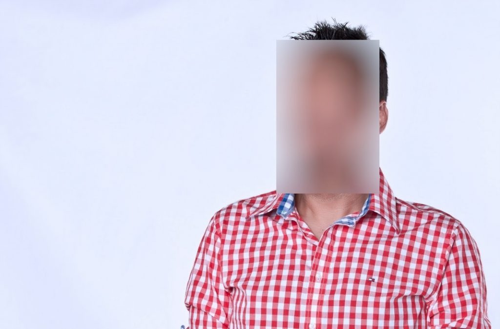 Πασίγνωστος δημοσιογράφος πουλάει πατάτες στη Νάξο! Τις μεταφέρει με γάιδαρο!