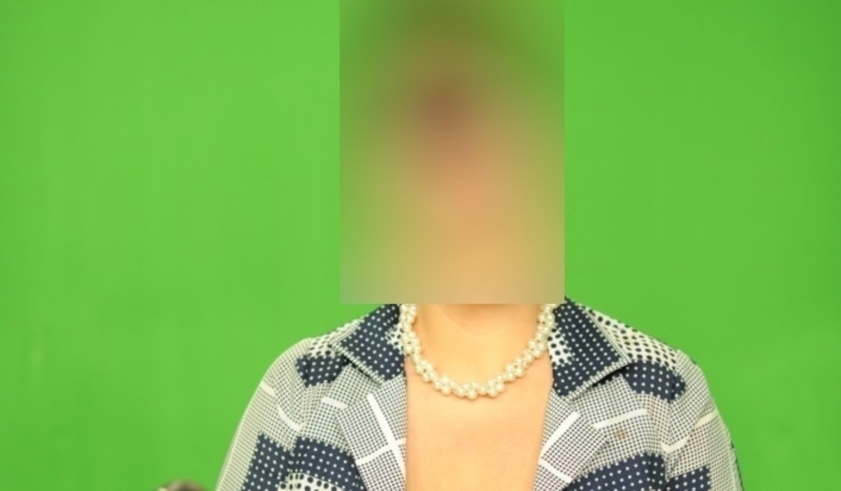 Πασίγνωστη Ελληνίδα δημοσιογράφος πετά όλα της τα ρούχα και φωτογραφίζεται γυμνή!