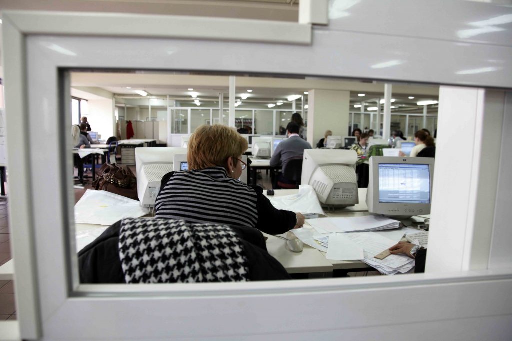 Οι γυναίκες στην Ελλάδα εξακολουθούν να αμείβονται λιγότερο