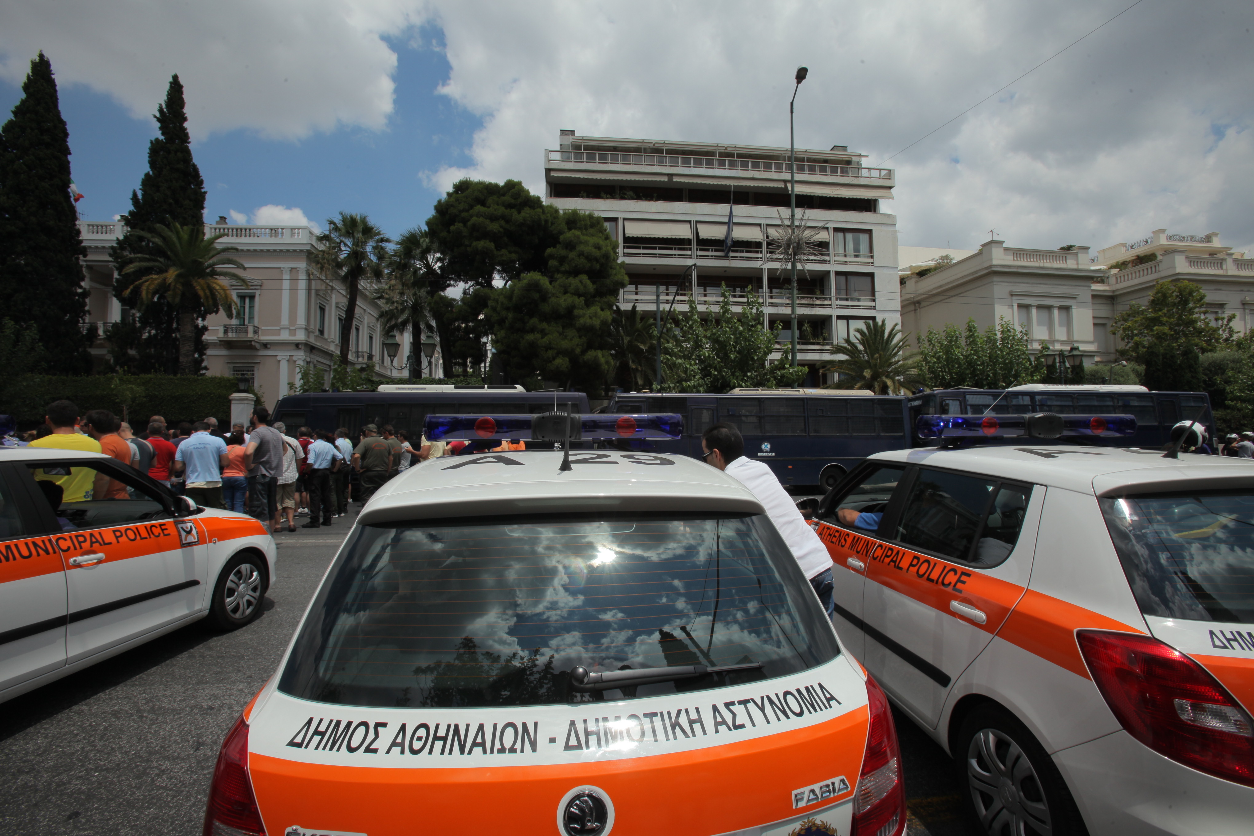 Πού επανατοποθετούνται οι 2.722 πρώην δημοτικοί αστυνομικοί