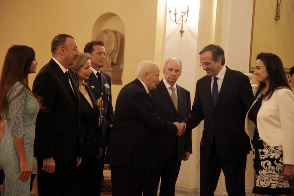 Μέσα στο Προεδρικό Μέγαρο! Ποιές κυρίες έκλεψαν την παράσταση! ΦΩΤΟ