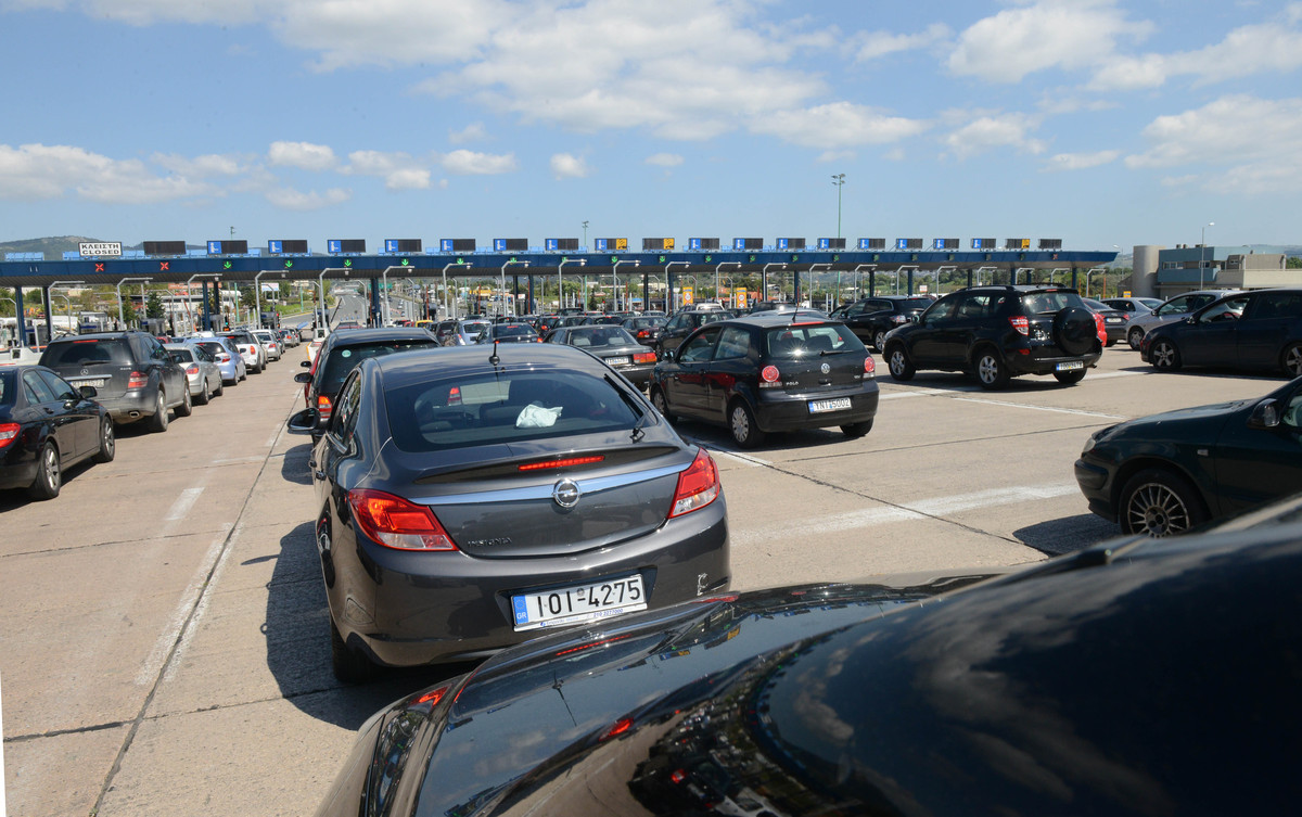 “Οπλιστείτε” με υπομονή – Αυξημένη κίνηση στις εθνικές οδούς