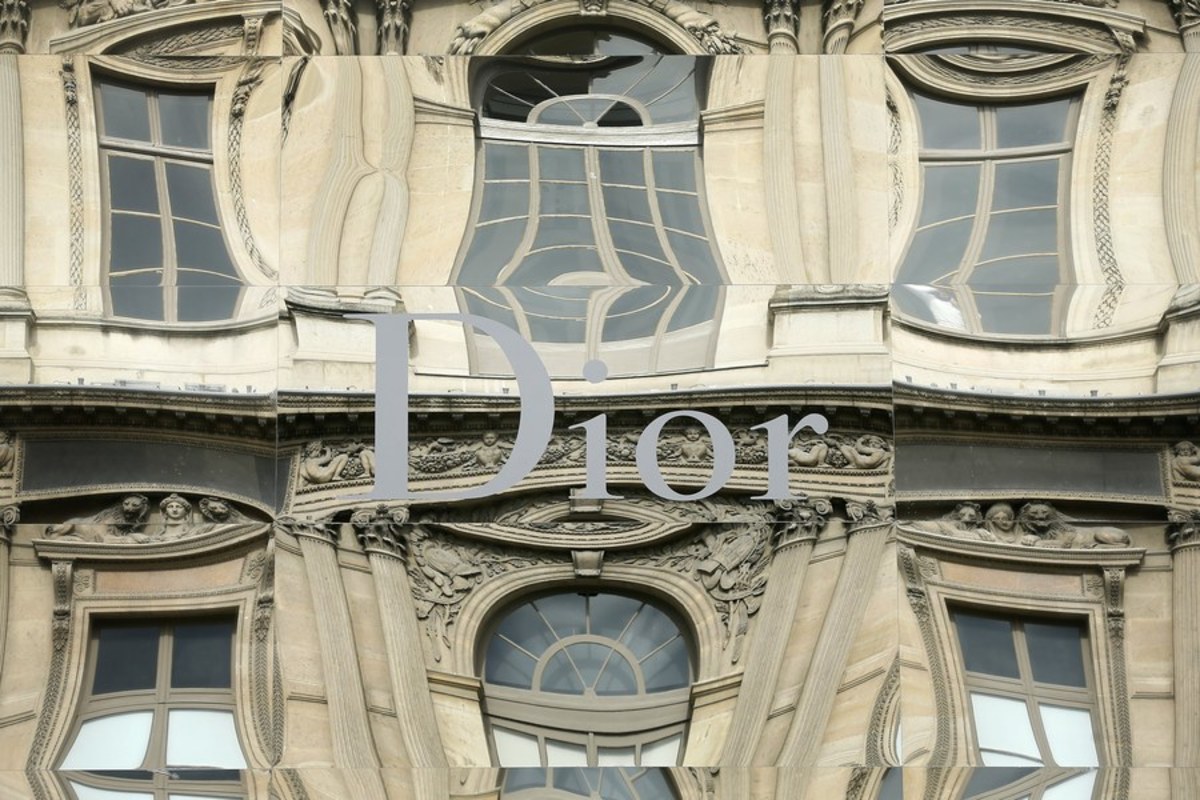 Super deal! Η Louis Vuitton εξαγοράζει τον Dior έναντι 12,1 δισεκ. ευρώ!