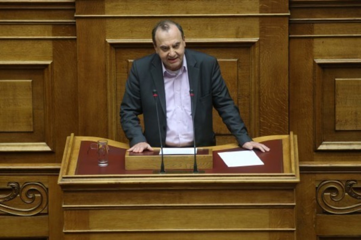 Στρατούλης: “Κόκκινη γραμμή” το ασφαλιστικό