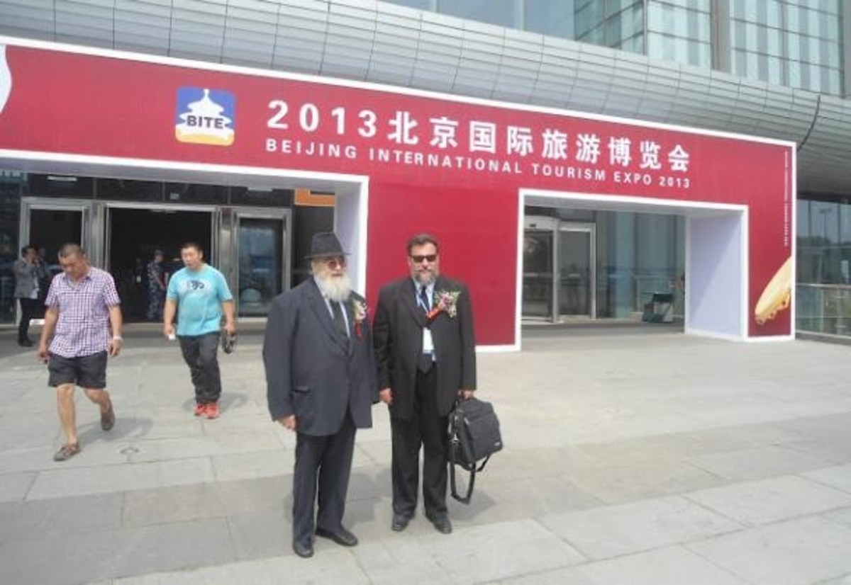 Ο Μητροπολίτης Δωδώνης με… κοστούμι – ΦΩΤΟ