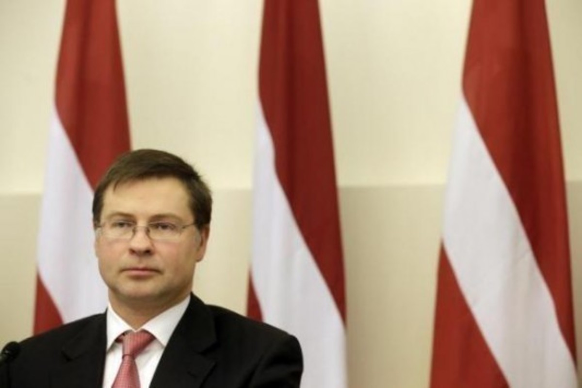 Ντομπρόβσκις: Το κεφάλαιο “Grexit” έκλεισε, παραμένει ανοιχτό του χρέους