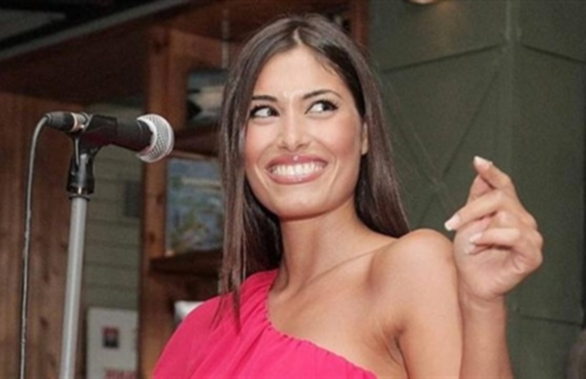 Η γραπτή απάντηση της Θωμαΐδας Απέργη για τις “δοντάρες” της!