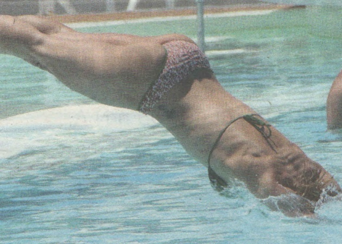 Ντορέττα Παπαδημητρίου: Εντυπωσιακές βουτιές στην πισίνα! ΦΩΤΟ