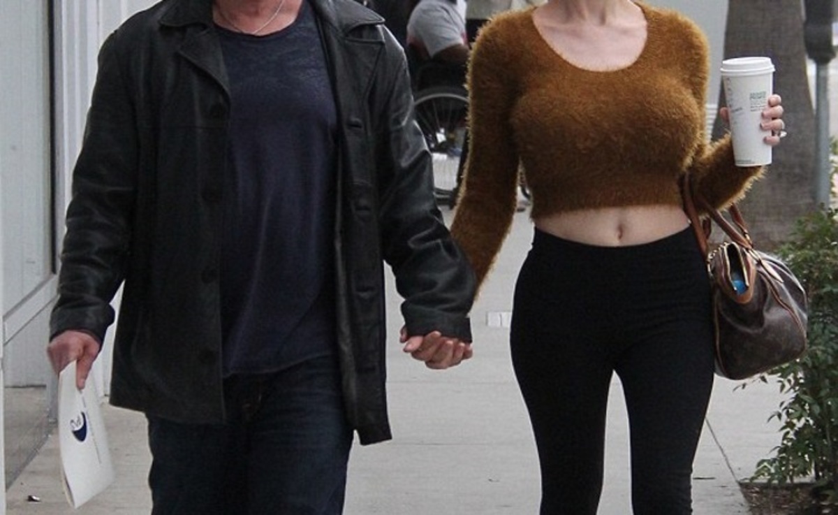 Γνωστός ηθοποιός χωρίζει με την κατά 34 χρόνια νεότερη σύζυγό του!