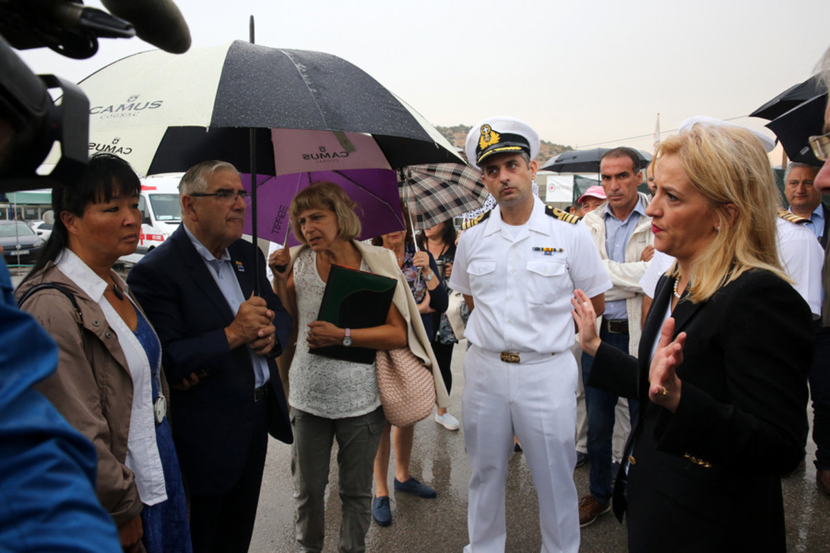 “Αυτοψία” Δούρου στο κέντρο φιλοξενίας στο Σκαραμαγκά [pics]