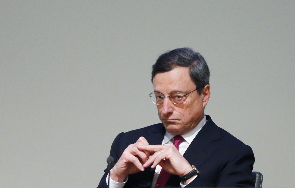 Ντράγκι: Έτοιμη να λάβει μέτρα η ΕΚΤ αν ενισχυθούν οι κίνδυνοι αποπληθωρισμού