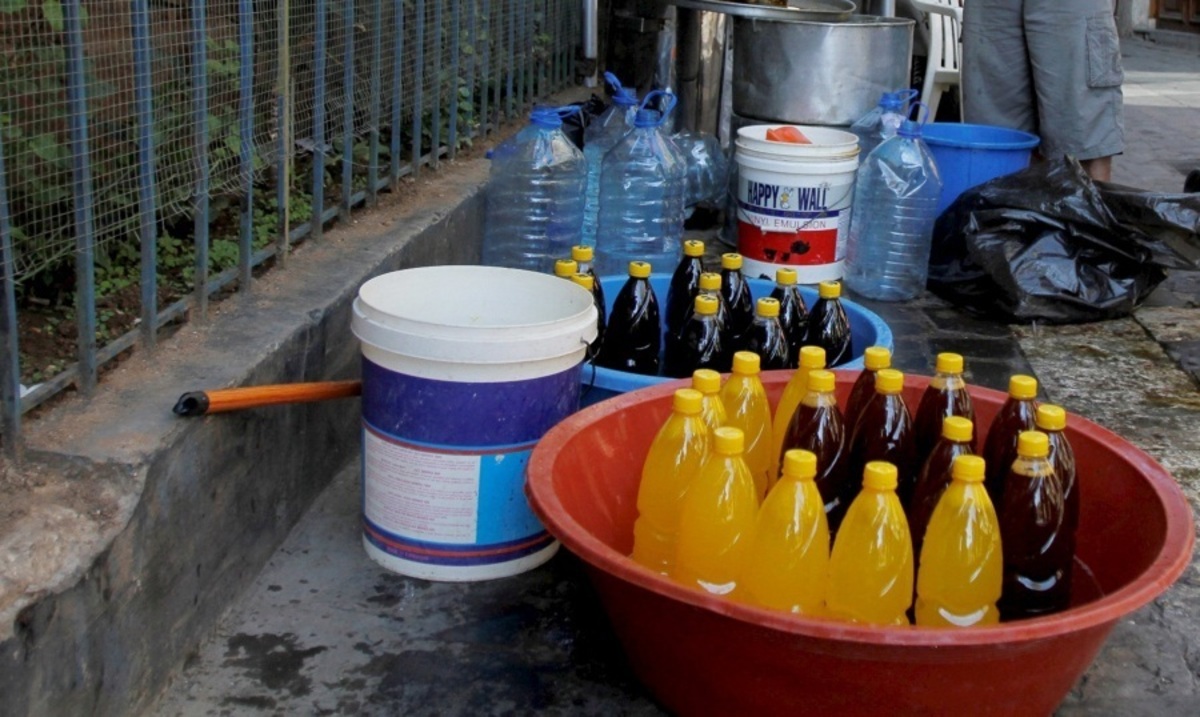 Ινδία: Περισσότεροι από 90 νεκροί λόγω κατανάλωσης νοθευμένου αλκοόλ