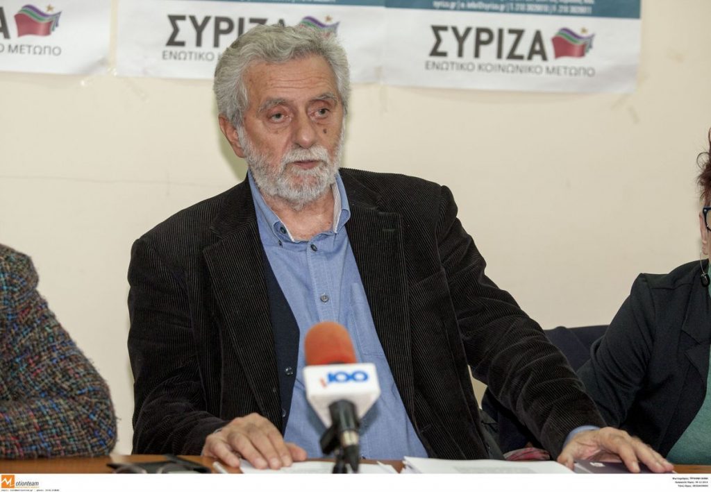 Φρένο βάζει ο Δρίτσας στην πώληση του λιμανιού του Πειραιά