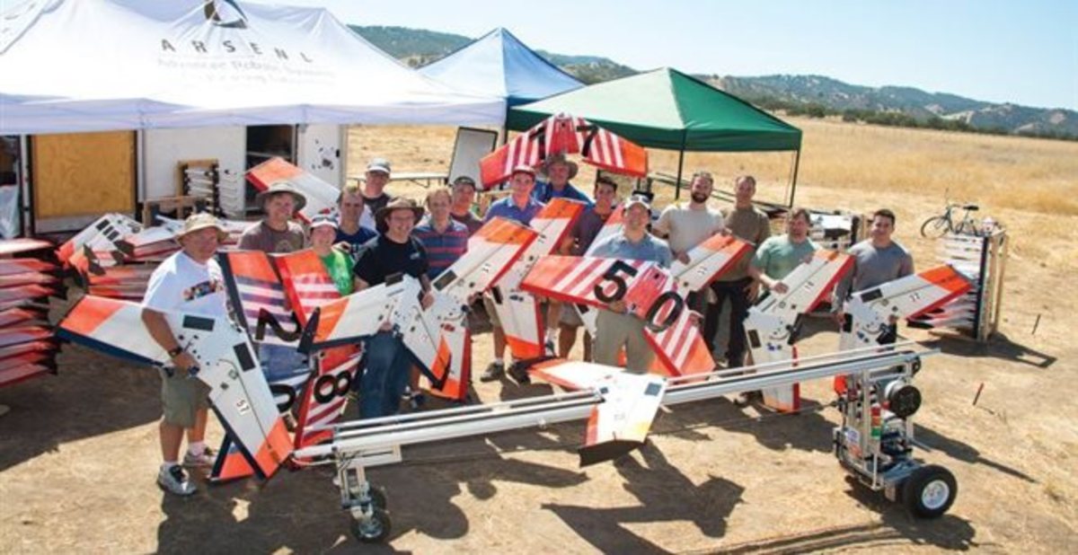 Δείτε ένα σμήνος από 50 drones