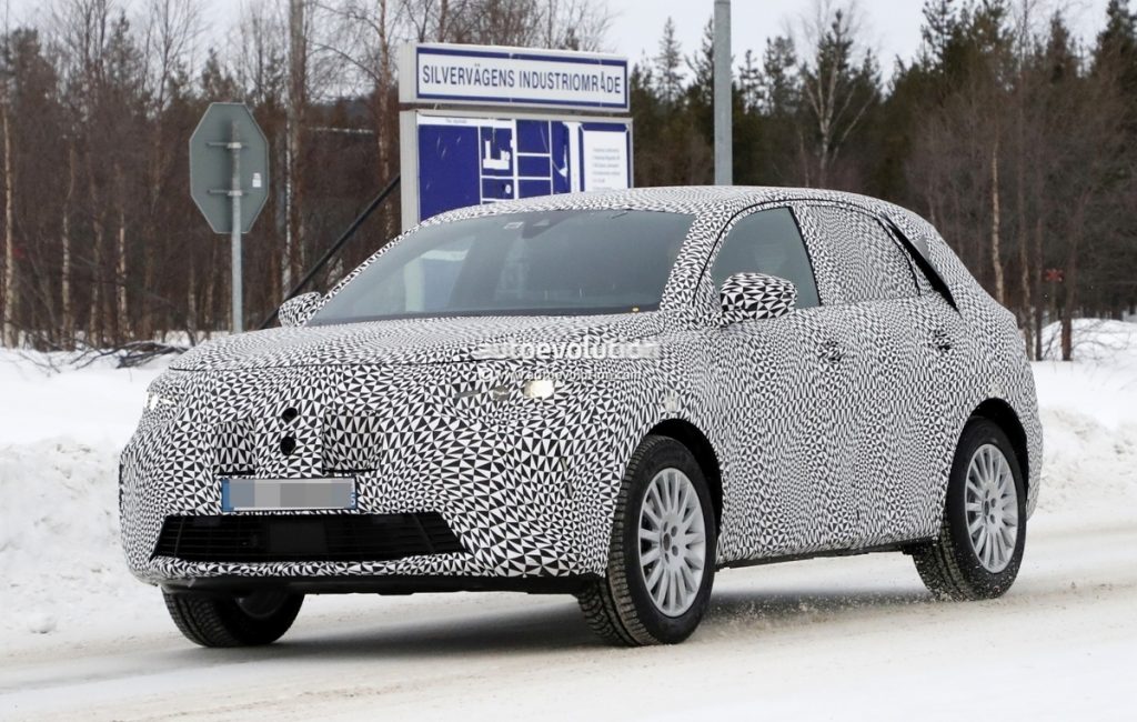 Το επερχόμενο SUV της DS, το 7 Cross, σε δοκιμές εξέλιξης